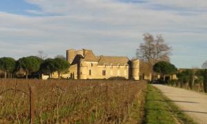 Le château de Perdiguer à Maurassan. Château des XIIIe-XVIIe siècles.